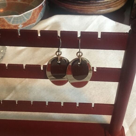 $10 ea or 3/$20 Goldtone Oval Earrings - Picture 2 of 6